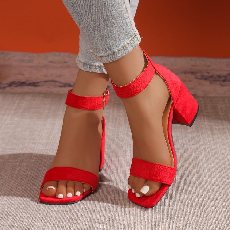 The new high-heeled women's shoes for the summer of 2025, with thick heels, exposed toes, suede, sexy one-shoulder buckle women's sandals and Roman shoe trend Application Scenario