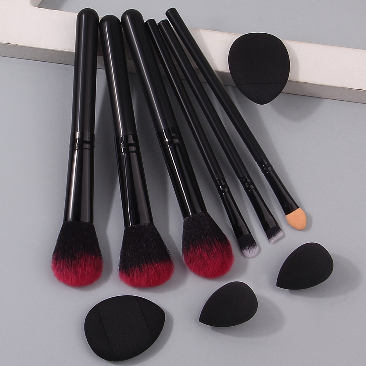 6-piece makeup brush set for beginners, mini thumb sponge powder puff, complete portable beauty tools wholesale details Picture