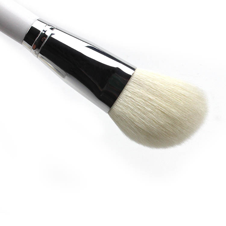 Single wool beveled blush brush, large white animal hair makeup brush, makeup event gift, wholesale of beauty tools details Picture