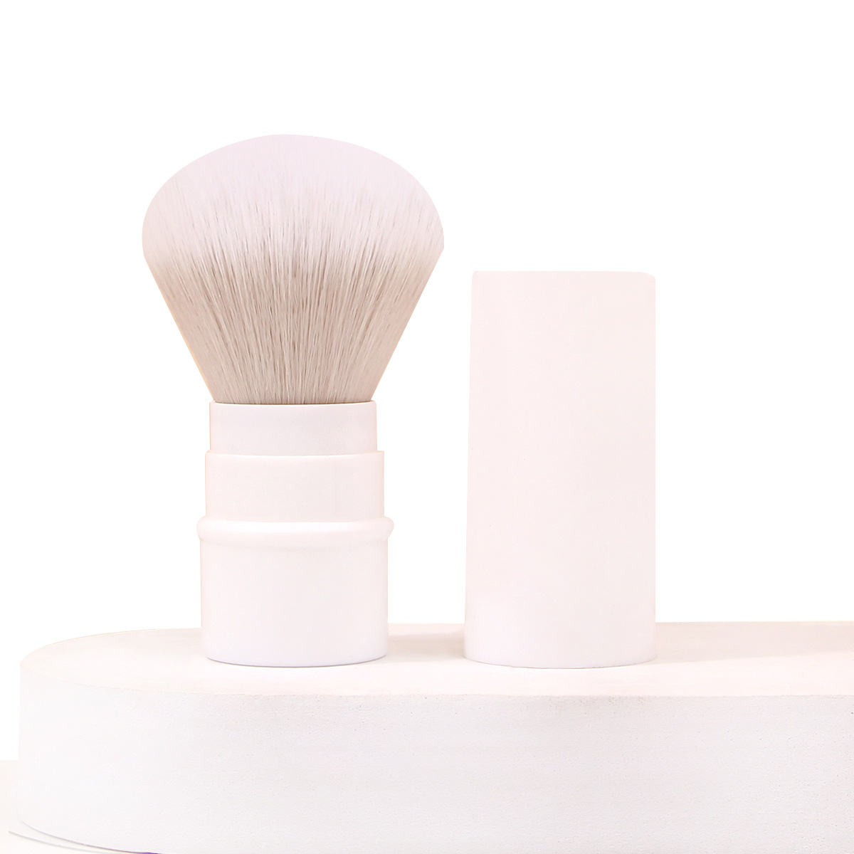 Yunci retractable brush, portable retractable multi-functional loose brush, retractable blush brush, soft bristled makeup brush, setting powder Item Picture
