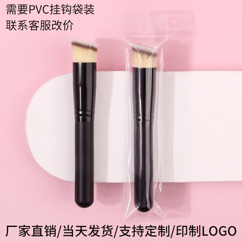 Single angled foundation brush, mask brush, beginner's portable wooden-handled beauty brush, makeup tools in stock for wholesale full figure