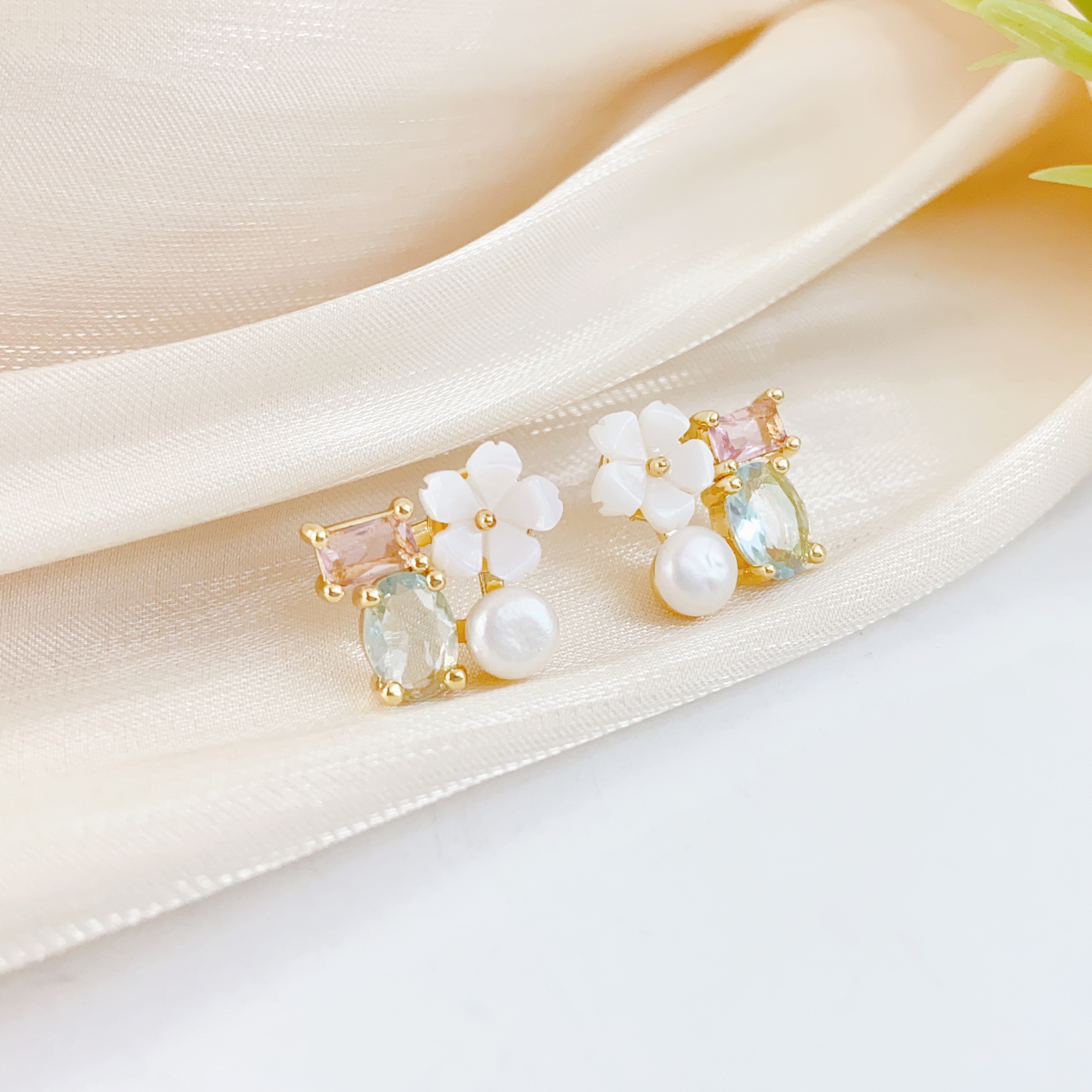 饰品/耳饰/耳钉/滴油/纯银耳钉产品图