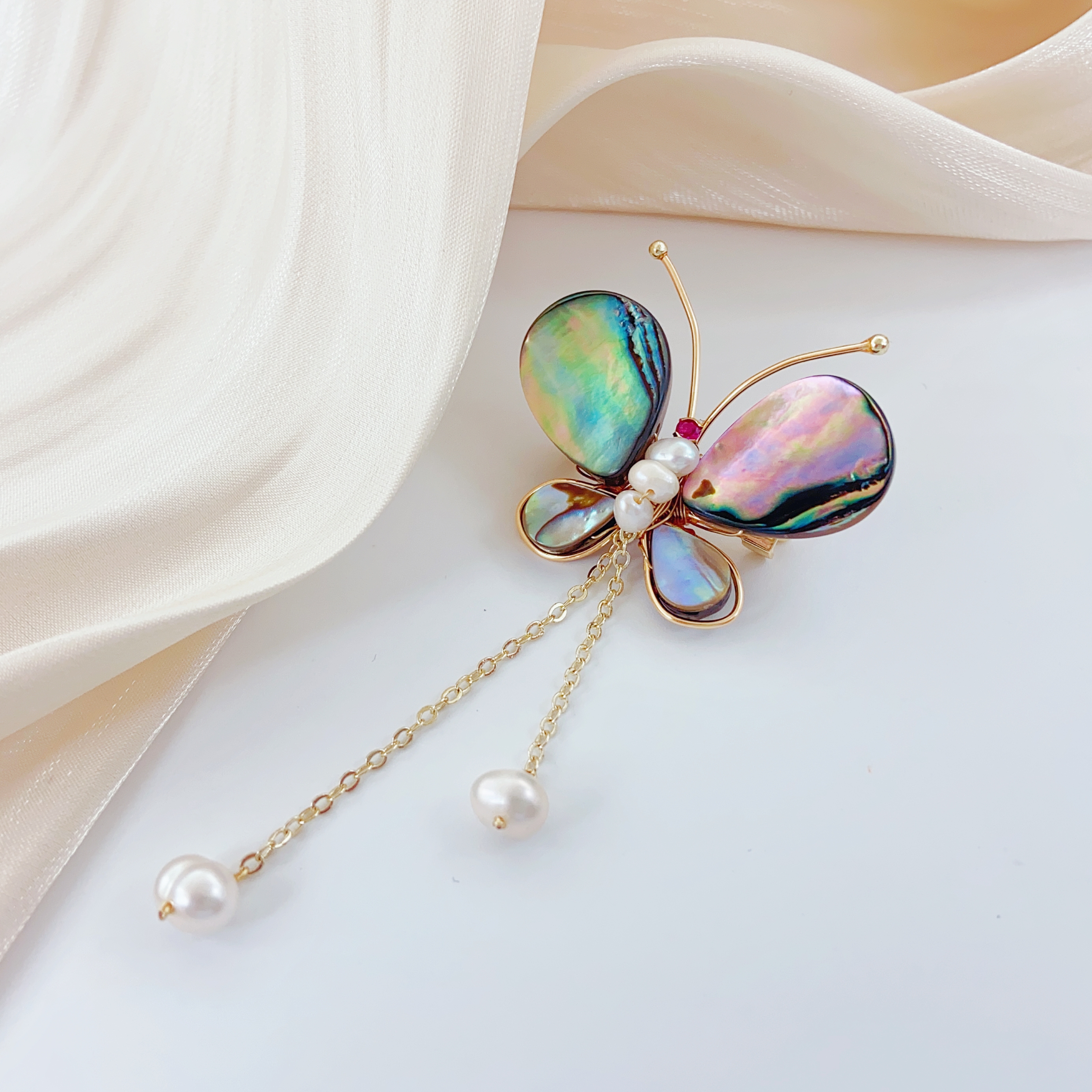 Ladies' pearl flower brooch, Baroque pearl brooch, brooch, decorative national trend brooch, retro accessory brooch