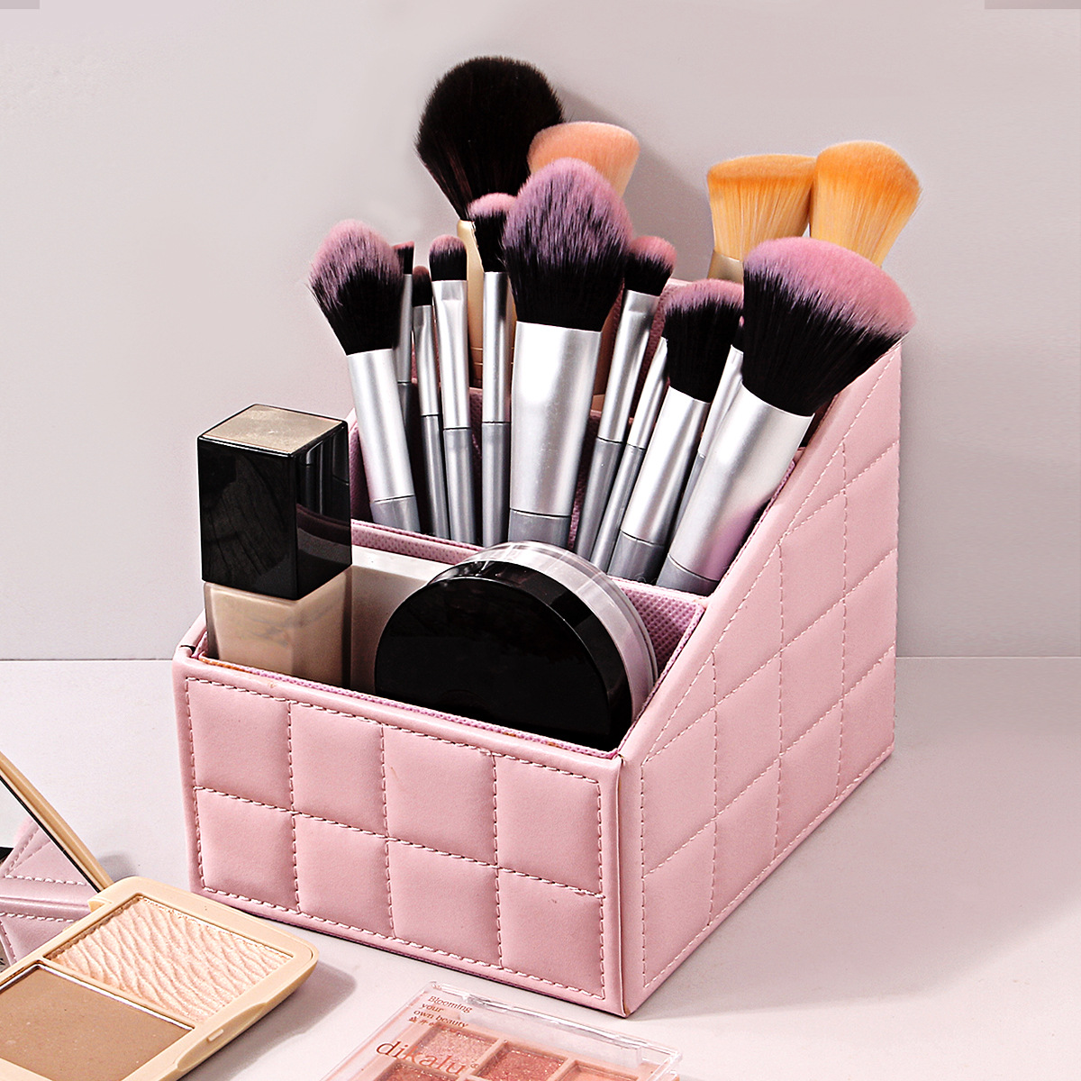 High-end makeup brush storage box, multi-functional storage box, three-compartment makeup rack, desktop storage box, in stock and dispatched immediately full figure