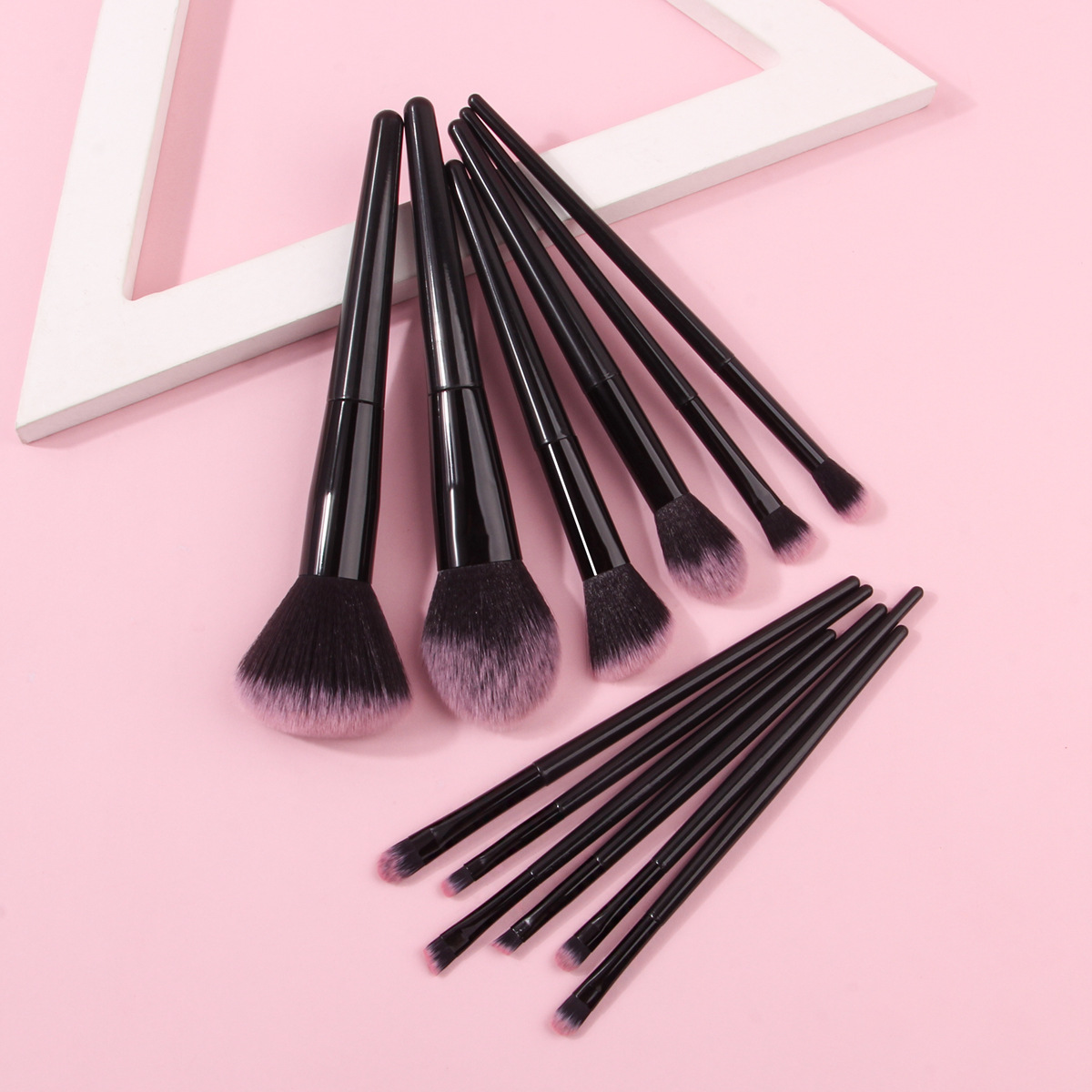New 12-piece makeup brush set in stock, portable makeup brush storage bucket set, strong powder grasping power, popular set brush full figure