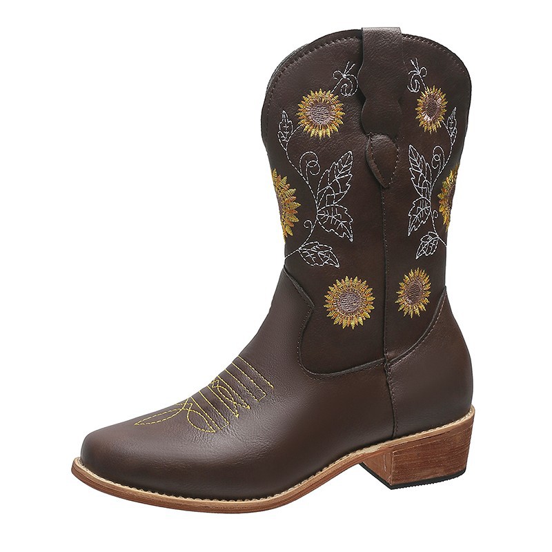 The new autumn and winter 2021 collection of large-sized chunk-heeled ankle boots from Europe and America is now available. The versatile high-heeled Dr. Martens boots are now available for women Item Picture