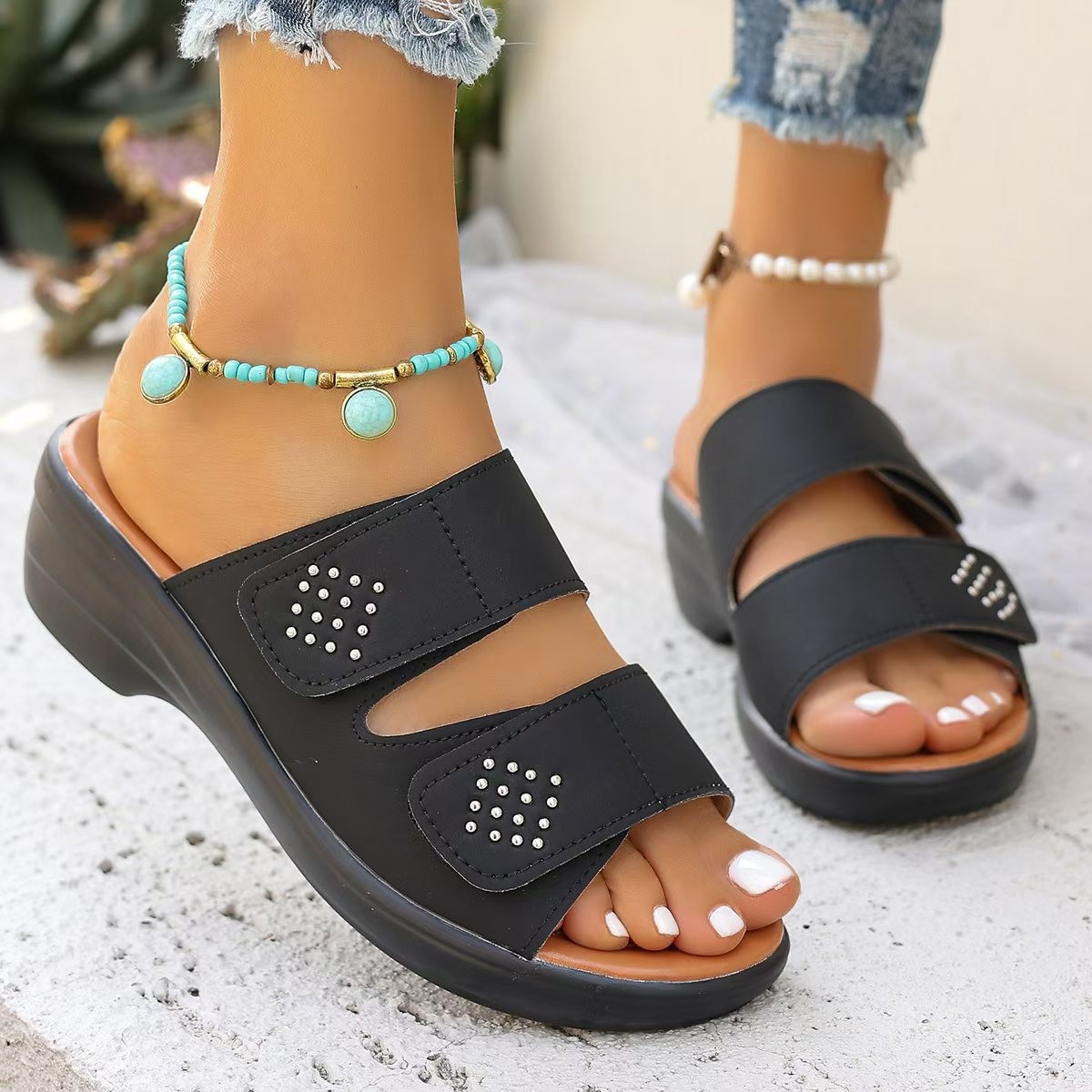 Cross-border foreign trade large-sized spring and summer new Korean style fish-mouth Velcro rhinestone slippers, flip-flops and women's shoes in stock wholesale Application Scenario