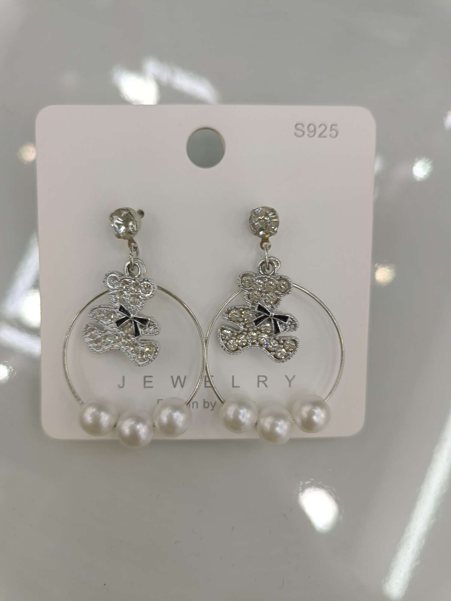Fashionable pearl earrings, welded zircon earrings, simple earrings, versatile earrings for women's charm, trendy earrings and accessories detail image 2