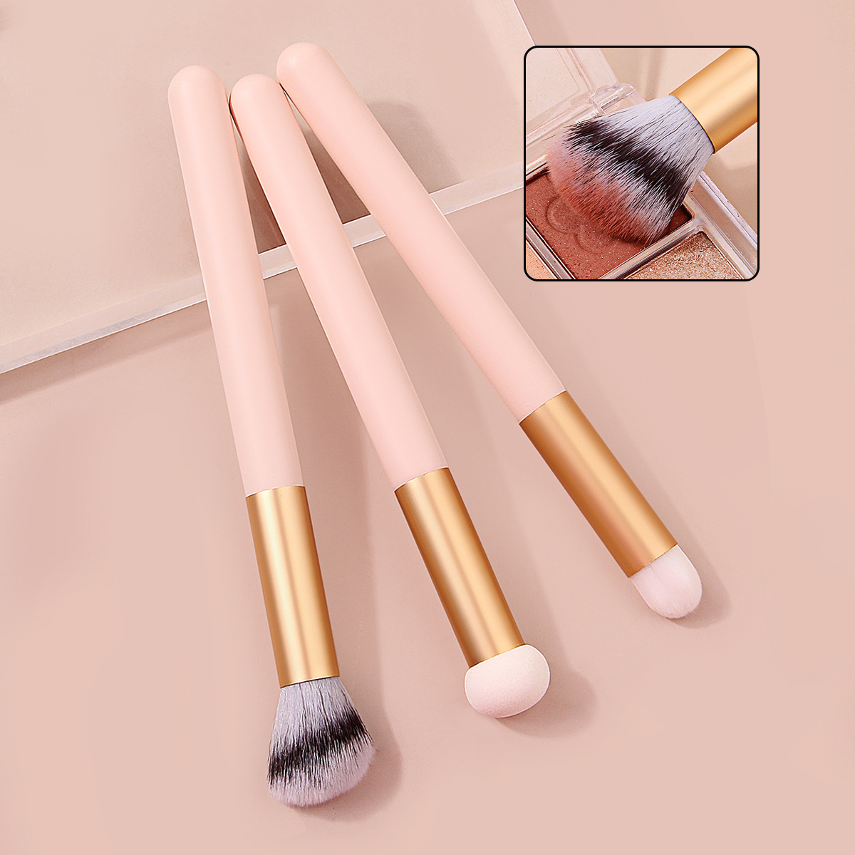 Beginner's stock: 3 portable makeup brushes, soft bristles, concealer brushes, sponge smudge brushes, and angled contouring set brushes full figure