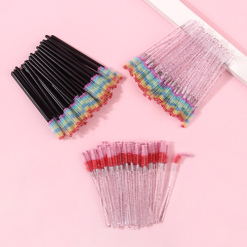 50 colorful makeup brushes, eyelash curlers, mascara applicators, one-time eyelash extensions, false eyelash brushes, and flexible eyebrow combs Specification drawing