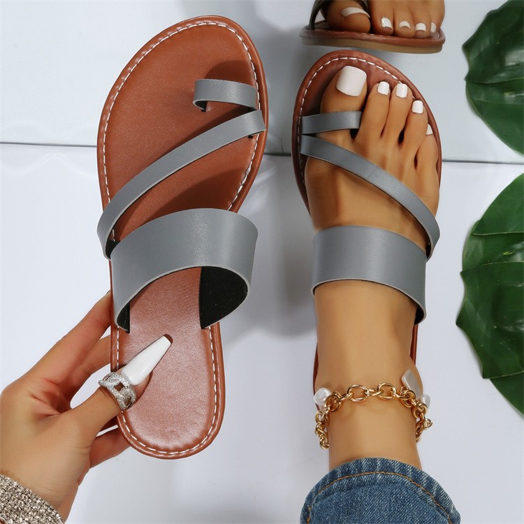 Wholesale of women's summer outerwear slippers, 2025 new style of internet-famous flip-toe flat, fashionable and versatile beach cool slippers details Picture