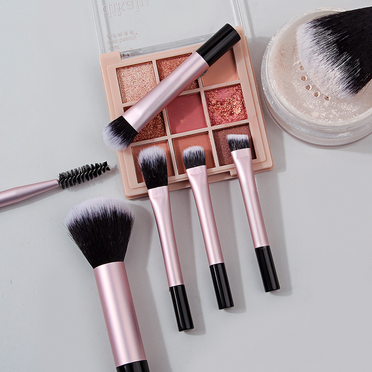 Cross-border best-selling mini 10-piece makeup brush set, short-handled brush, eyeshadow brush, loose powder brush, portable makeup brush direct supply Application Scenario