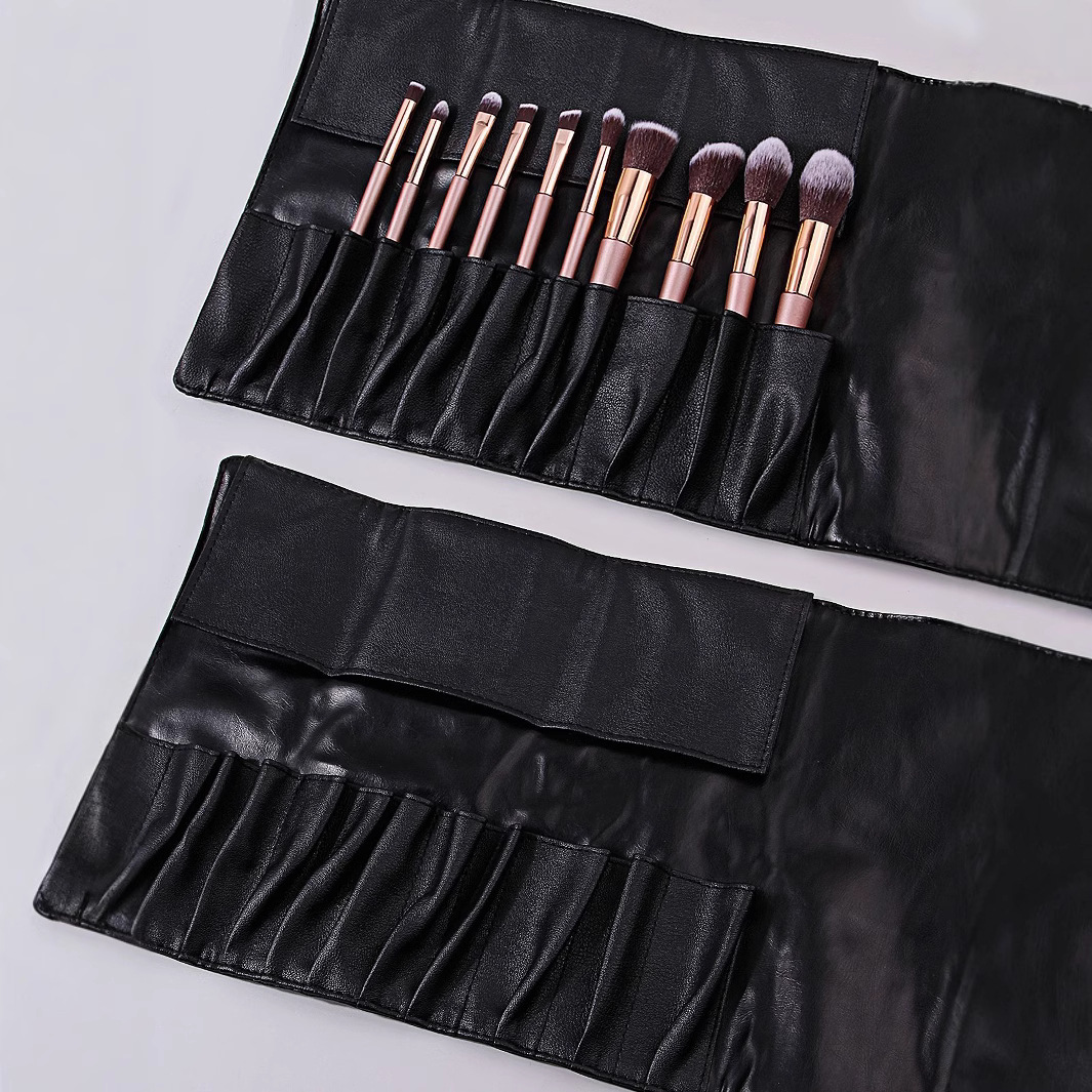 High-quality 12-hole makeup brush bag made of PU leather, high-end beige black portable makeup brush storage bag with strap Application Scenario
