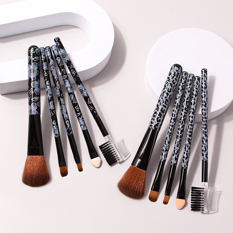 Exquisite 5-piece leopard print makeup set refresh model in stock, facial beauty tools, mini portable makeup brush set full figure