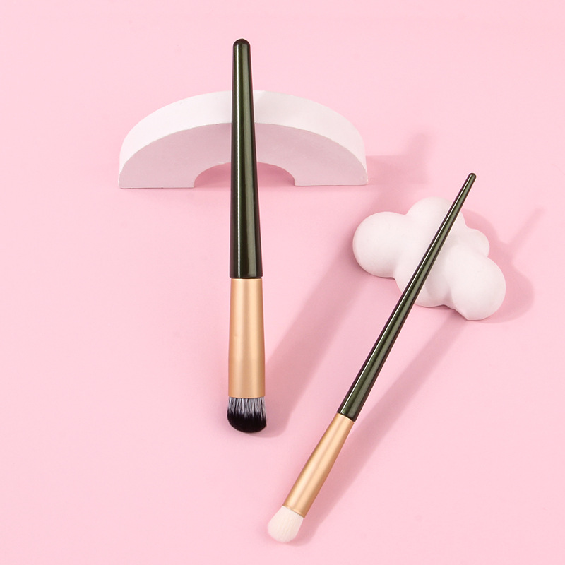 Single lip smudging brush, thumb concealer brush, tip lip smudging brush, portable lipstick application makeup brush details Picture