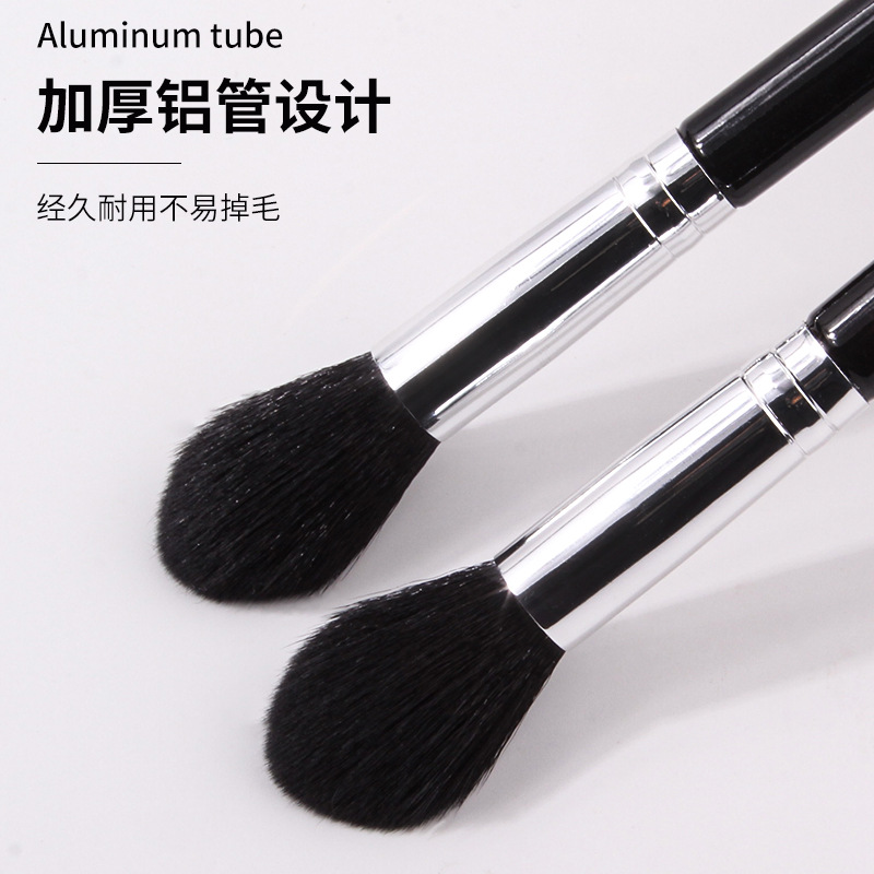 Single multi-functional flame-shaped high-gloss brush, soft-bristled portable blush brush, smumming brush, beginner's makeup tool brush Specification drawing