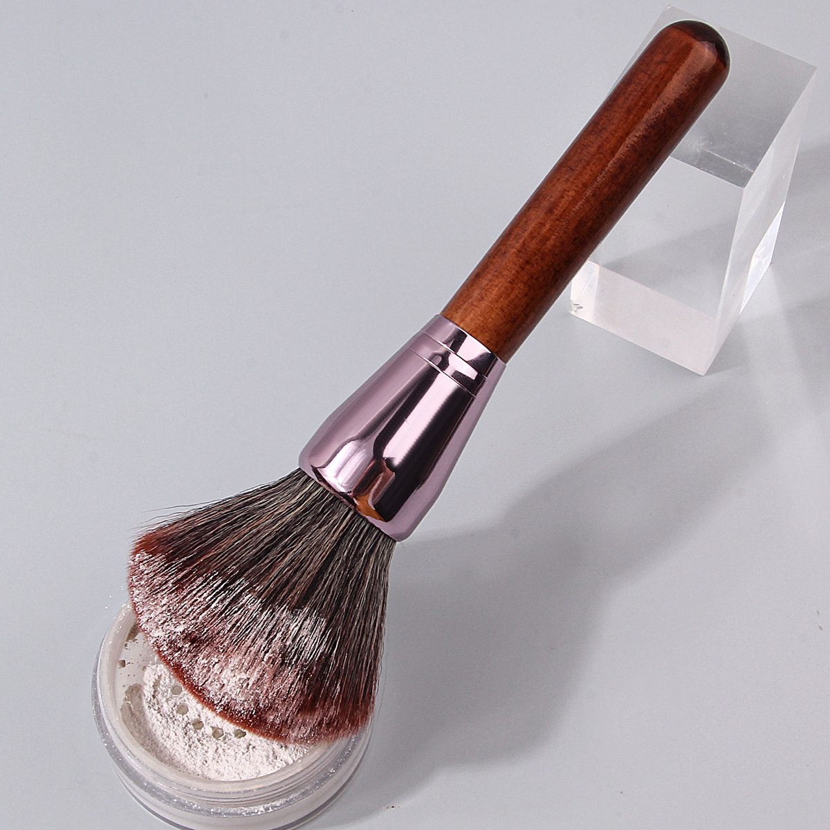 Extra-large wooden-handled loose brush multi-functional setting, contactor and highlighter brush, highly elastic and soft animal hair imitation makeup brush details Picture