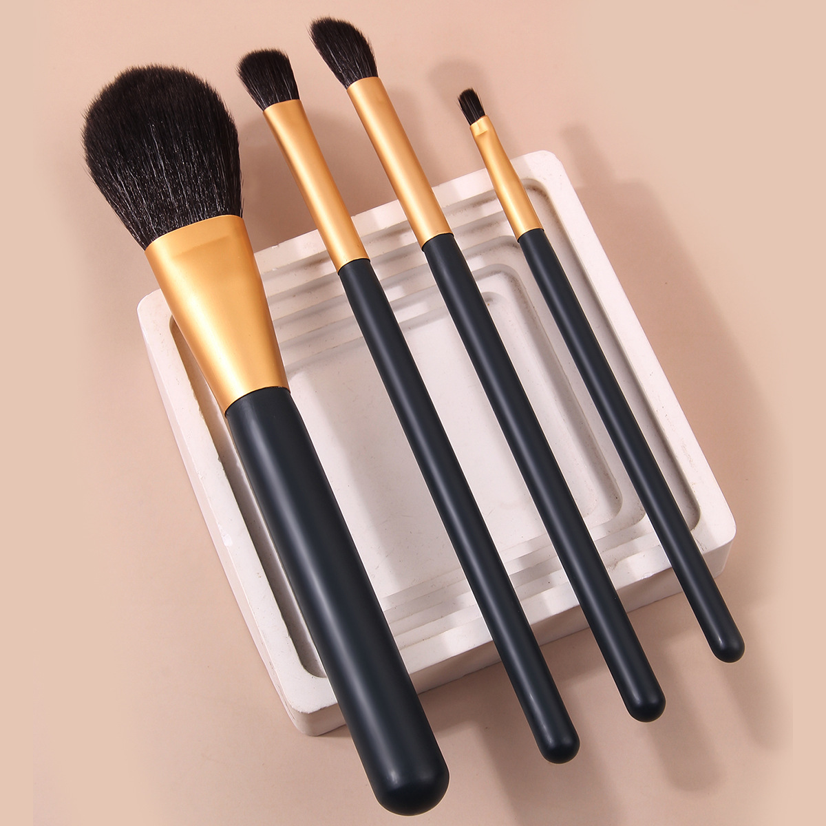Hot-selling high-quality travel makeup brush set, loose powder brush, blush brush, eyeshadow brush, portable beginner's beauty tools details Picture