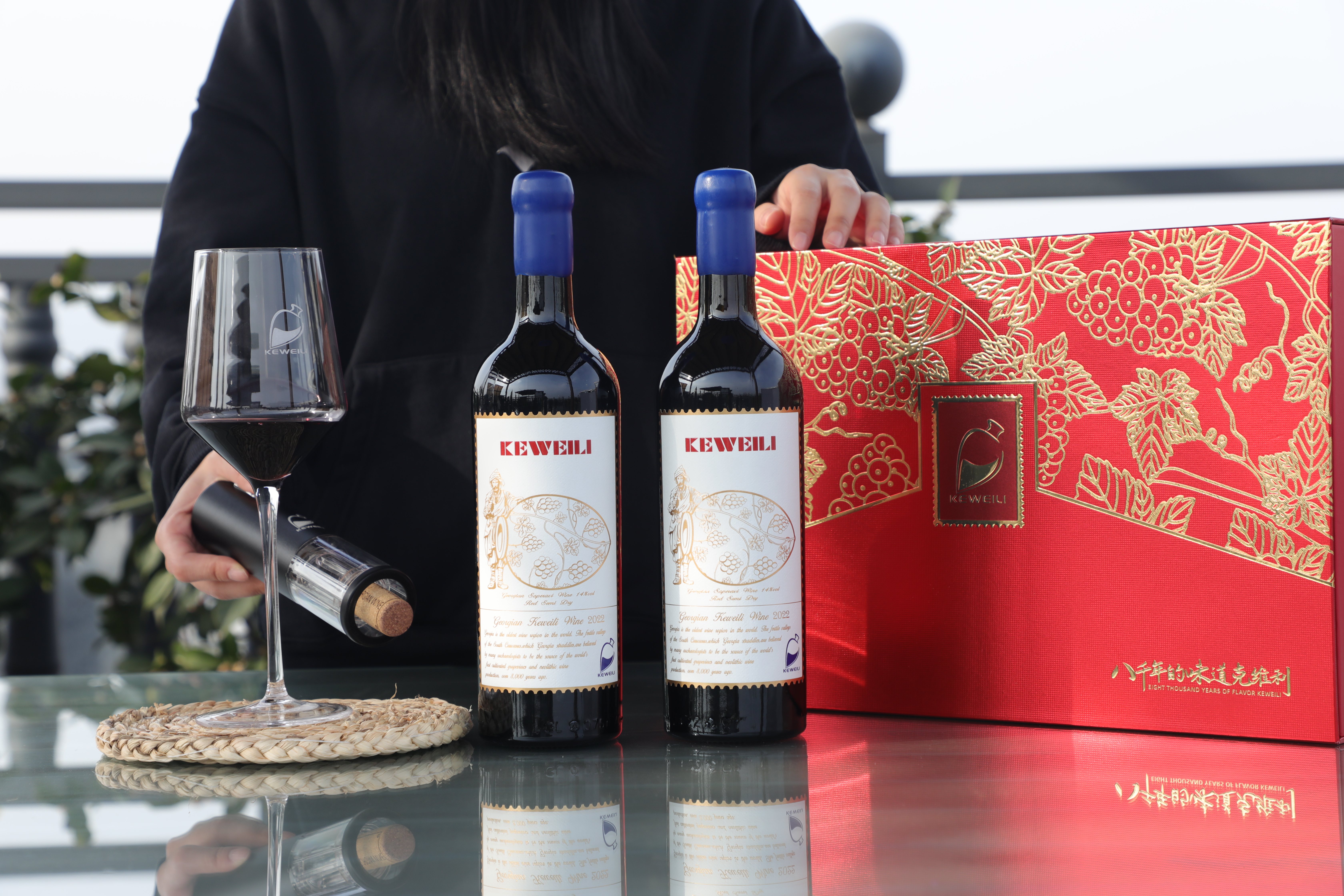 格鲁吉亚克维利半干红葡萄酒