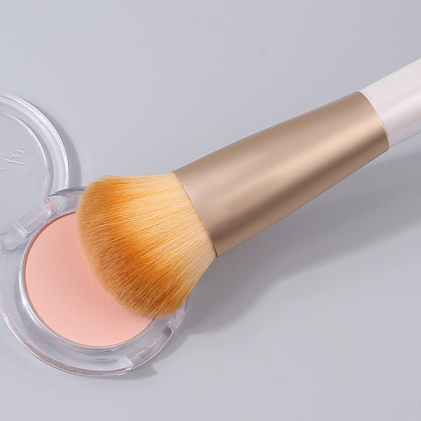 New single-stem foundation brush, portable conture makeup brush, soft-bristled blush brush, honey powder brush, in stock for wholesale of beauty tools Specification drawing