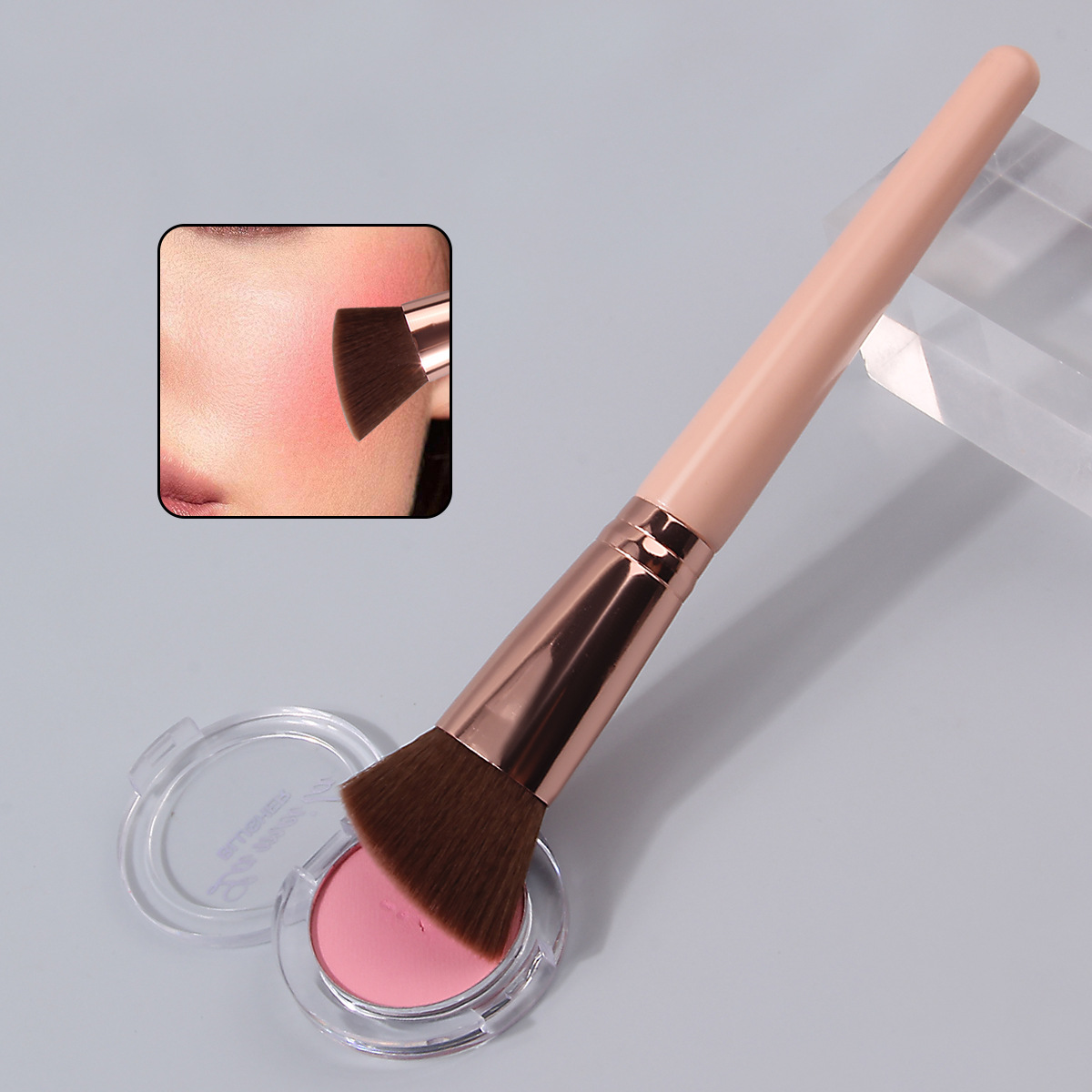 Multi-functional wooden handle blush brush, angled contouring brush, shadow contour brush, facial makeup brush, portable makeup tool details Picture