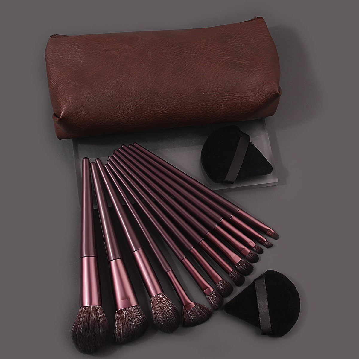 12 coffee-colored makeup brushes, loose powder brushes, blush brushes, soft bristles, complete brush set, triangular powder puff, makeup storage bag full figure