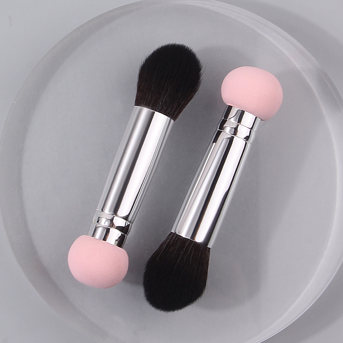 2-piece mini dual-head two-in-one makeup brush, silver tube pink sponge head loose powder blush brush, concealer brush sleeve brush details Picture