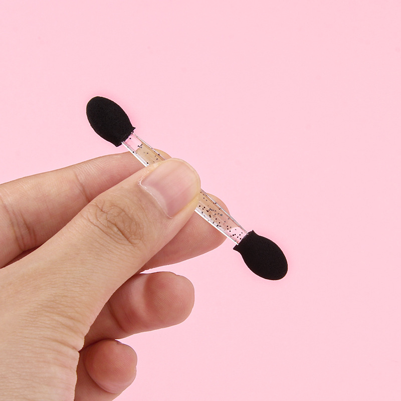 Portable disposable double-head sponge eyeshadow brush, multi-functional gift, makeup brush, smudging brush, eye brush manufacturer wholesale Application Scenario