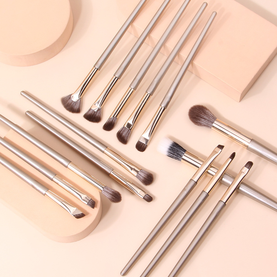 New 15-brush makeup brush set: Eyeshadow, blush, powder brush, concealer, highlight brush, complete set of brush tools for beginners full figure