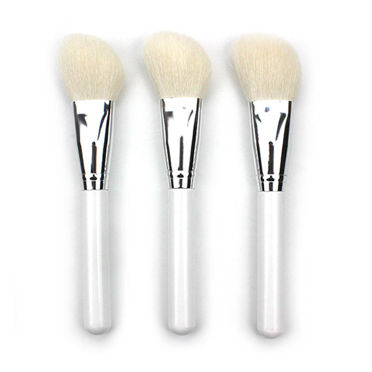 Single wool beveled blush brush, large white animal hair makeup brush, makeup event gift, wholesale of beauty tools full figure