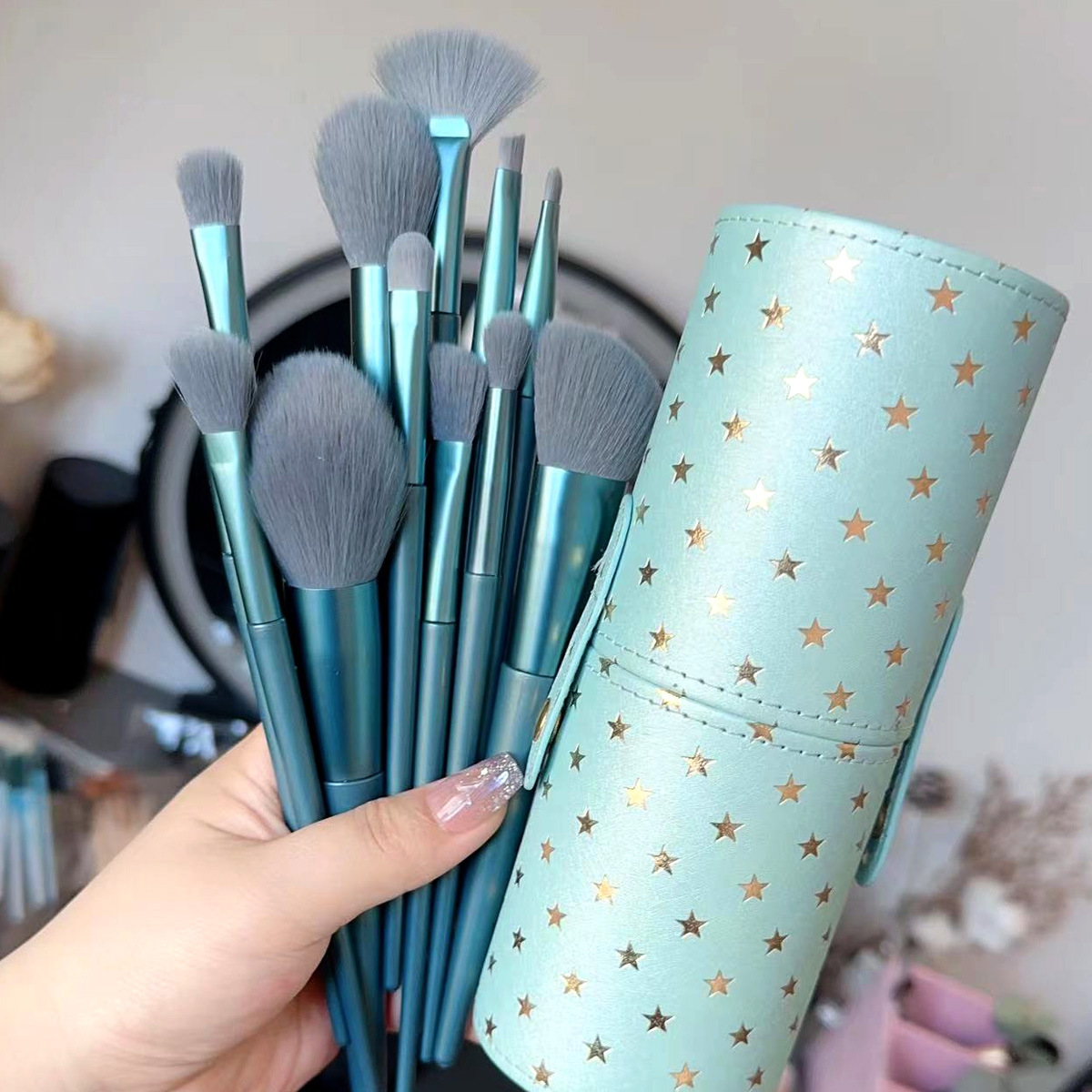 Hot-selling 12-barrel makeup brush set, portable professional blush brush, contouring brush, eyeshadow brush, student bed brush Specification drawing