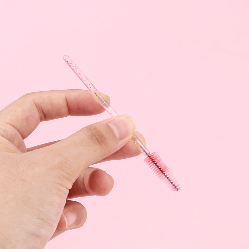 50 colorful makeup brushes, eyelash curlers, mascara applicators, one-time eyelash extensions, false eyelash brushes, and flexible eyebrow combs Application Scenario