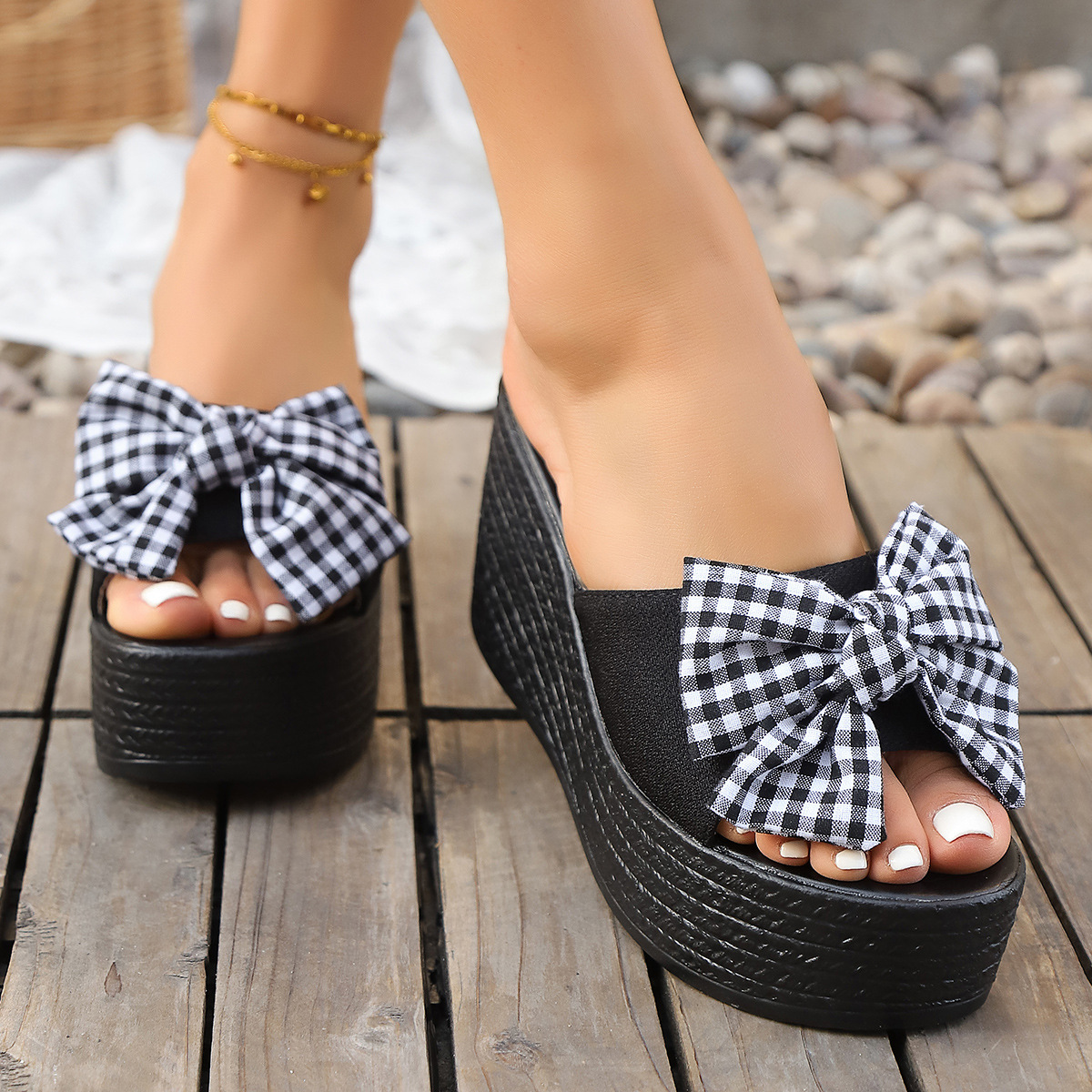 The 2025 new ultra-high heel one-shoulder women's anti-slip thick-soled beach shoes with a sweet bow and can be worn outside the slope details Picture