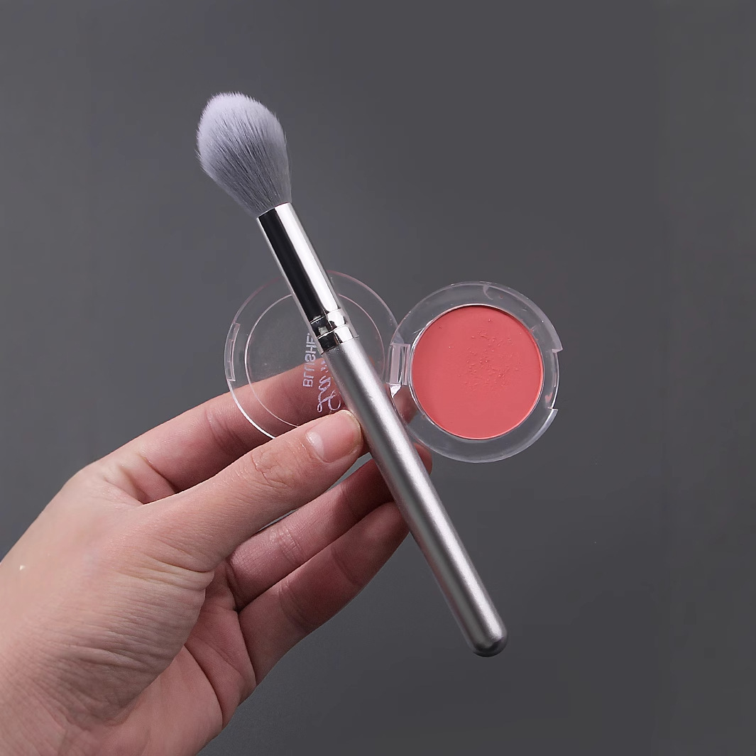 Flame Highlighter Brightening brush, makeup brush, Contouring brush, Nose shadow Brush, shadow Brush, makeup tools in stock, individual packaging Application Scenario