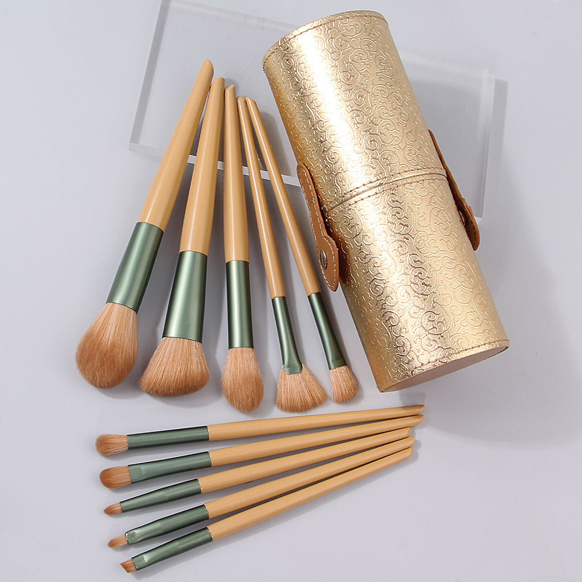 Beginner's 10-piece makeup brush set, storage bucket, soft bristle blush eyeshadow brush, highlight brush, portable facial set brush details Picture