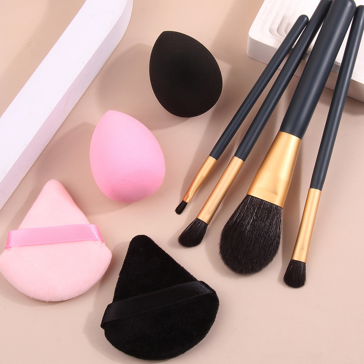 Hot-selling high-quality travel makeup brush set, loose powder brush, blush brush, eyeshadow brush, portable beginner's beauty tools Specification drawing