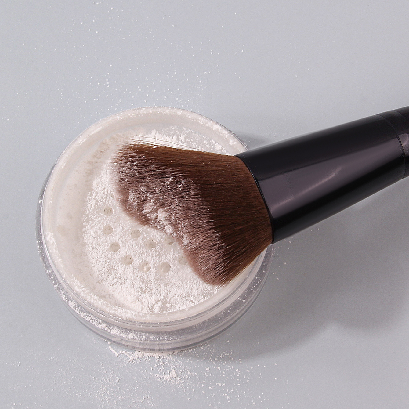 Single-piece wavy setting powder, foundation brush, blush makeup brush, portable, fluffy and soft, powdery and dotting brush Specification drawing