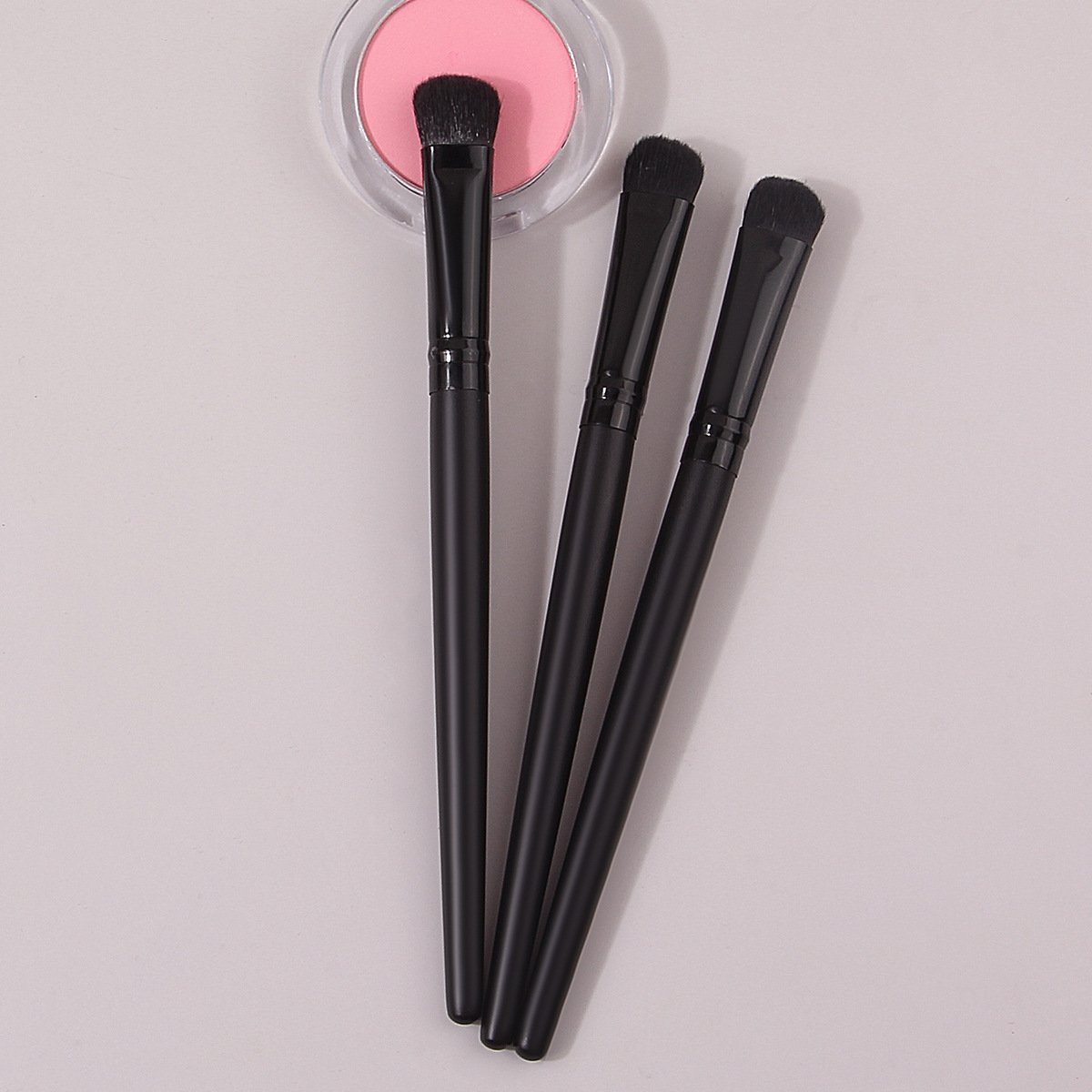 Hot-selling 3 sets of eye makeup brushes: Soft-bristled eyeshadow brush, concealer brush, portable beginner eye makeup detail brush details Picture