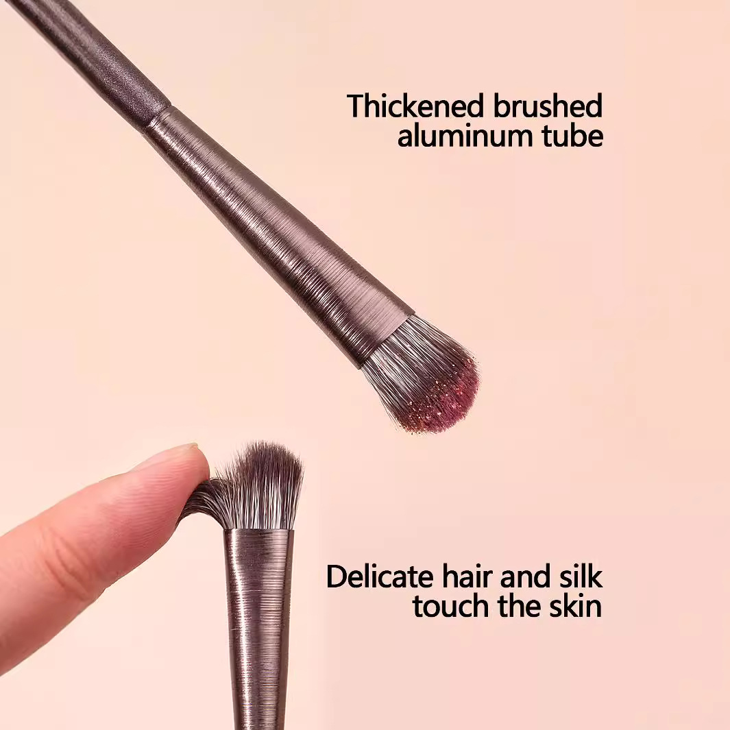 Factory direct sales of single makeup refreshing eyeshadow brushes for beginners, portable beauty and makeup brushes. Fast delivery details Picture
