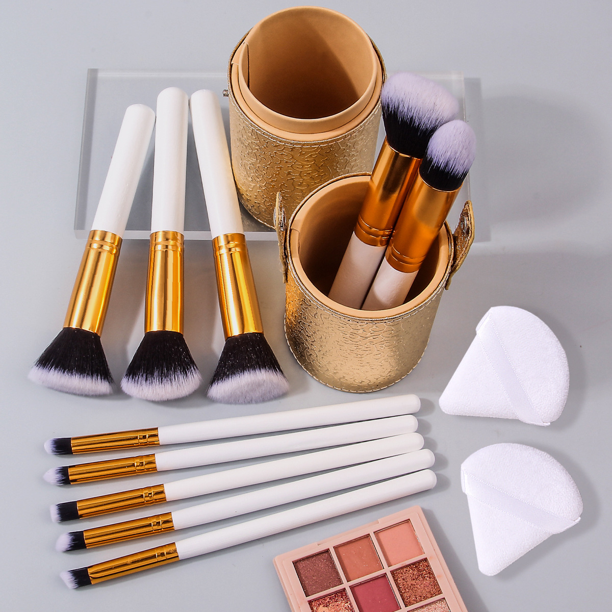 New 10-piece makeup brush set: portable loose powder brush, blush brush, contouring brush, sponge powder puff with makeup bucket Application Scenario