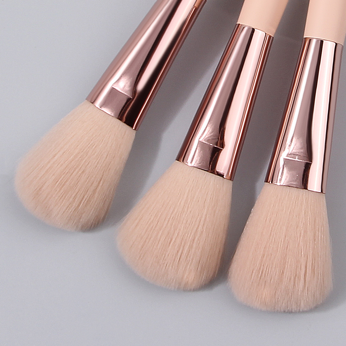 Single wooden handle loose brush portable soft bristle makeup refresh facial setting honey brush blush brush in stock wholesale Specification drawing
