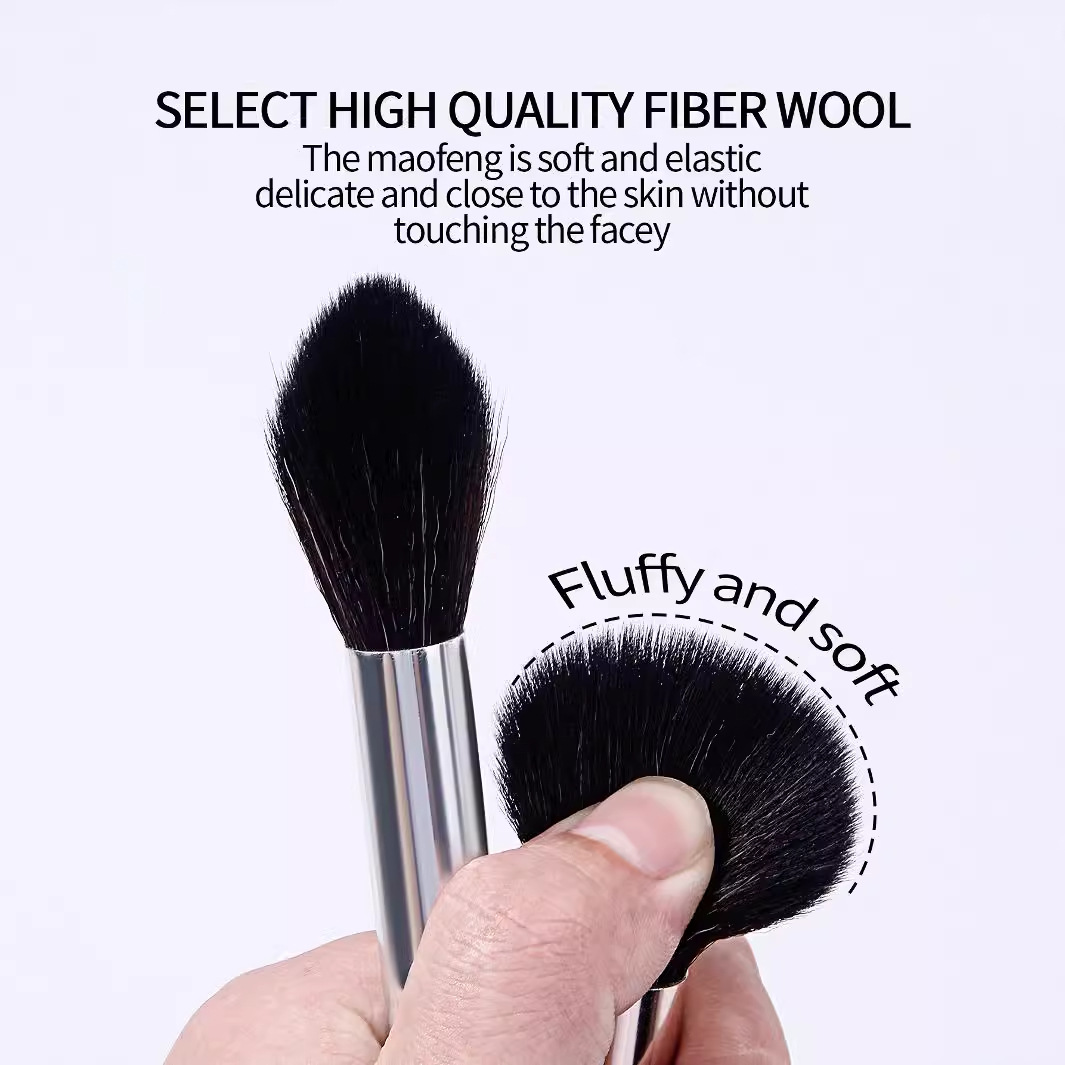 A beginner's makeup tool: Single Flame blush brush, soft and fluffy highlighter brush, mini Travel, and portable makeup brush Specification drawing