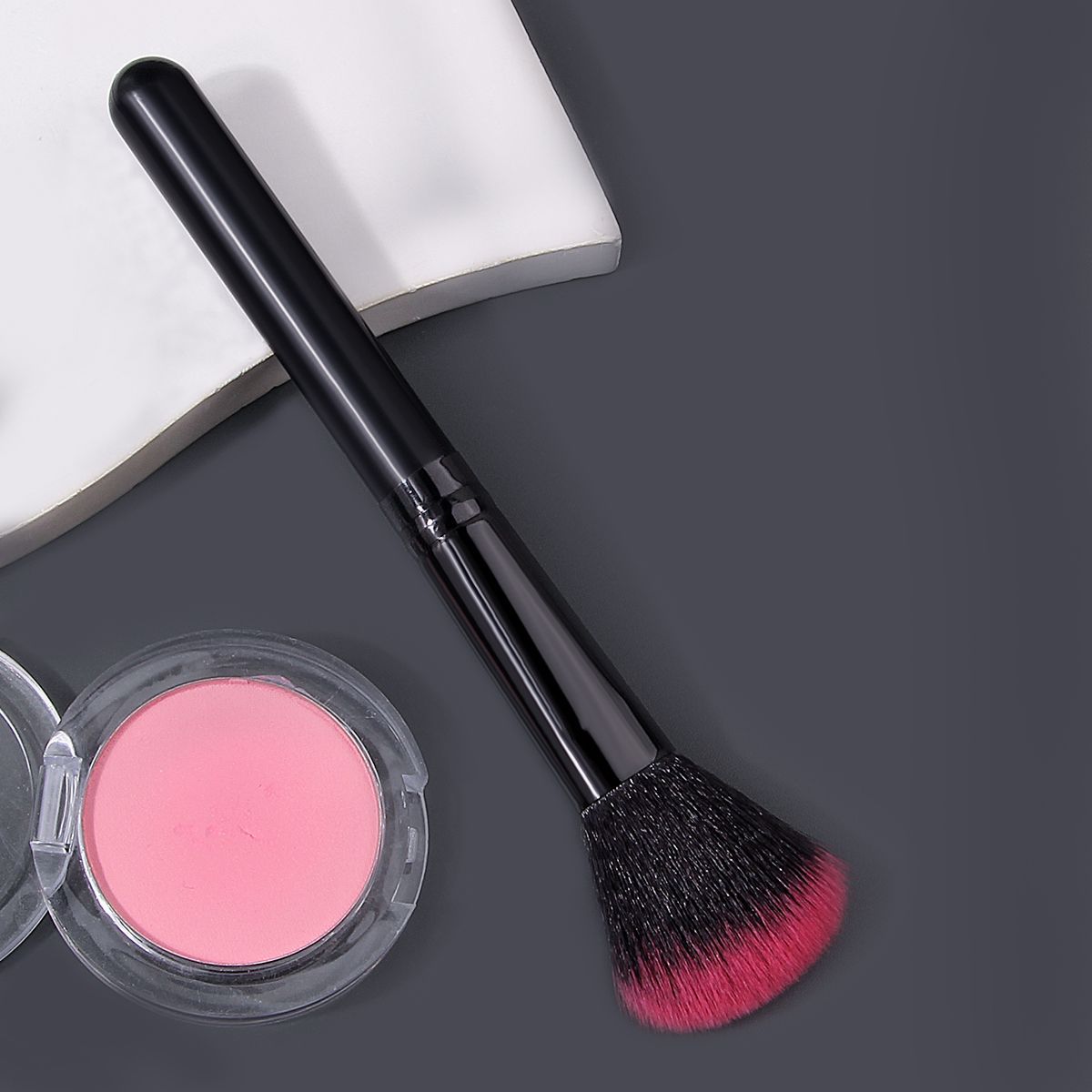 Hot-selling in-stock makeup brushes, blush brushes, honey brushes, soft bristle powder brushes, multi-functional facial beauty tools for beginners details Picture