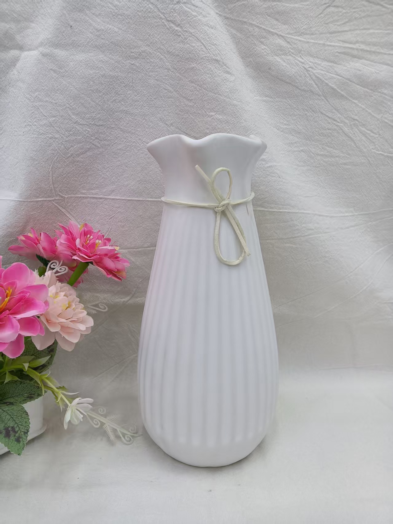 Ceramic flower arrangement ornaments, flower vases, porcelain handicrafts, simple and plain styles