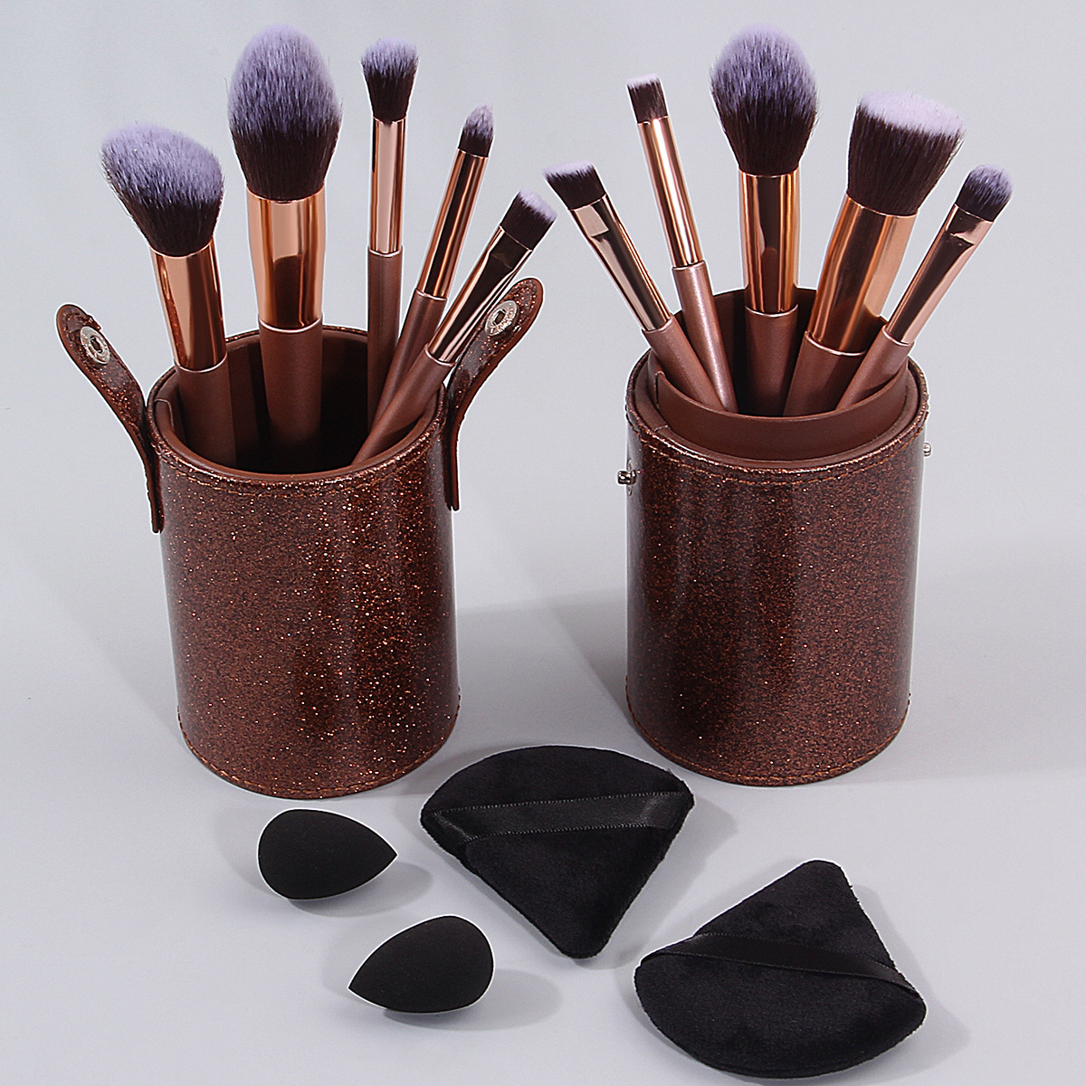 Black and Gold Gradient 10-piece makeup brush set in stock. Beauty tools: loose powder, blush brush, sponge, powder puff with storage bucket Application Scenario
