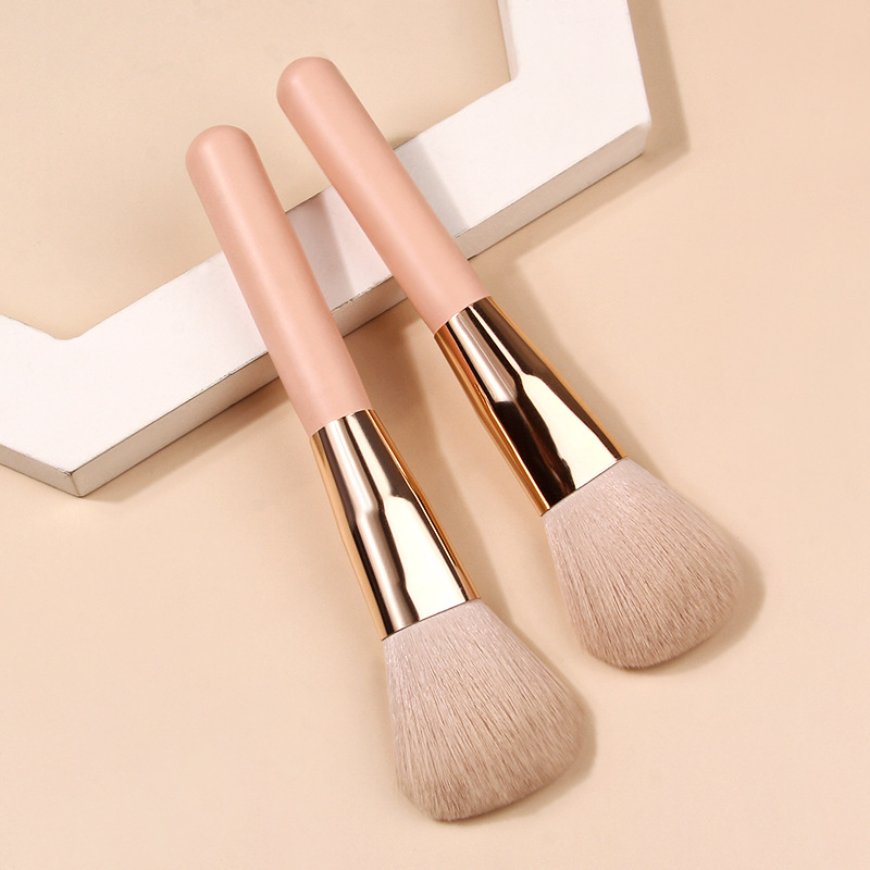 Wooden-handled setting powder, blush brush, highlighter makeup brush, portable, fluffy and soft, powder-colored brush, one set full figure