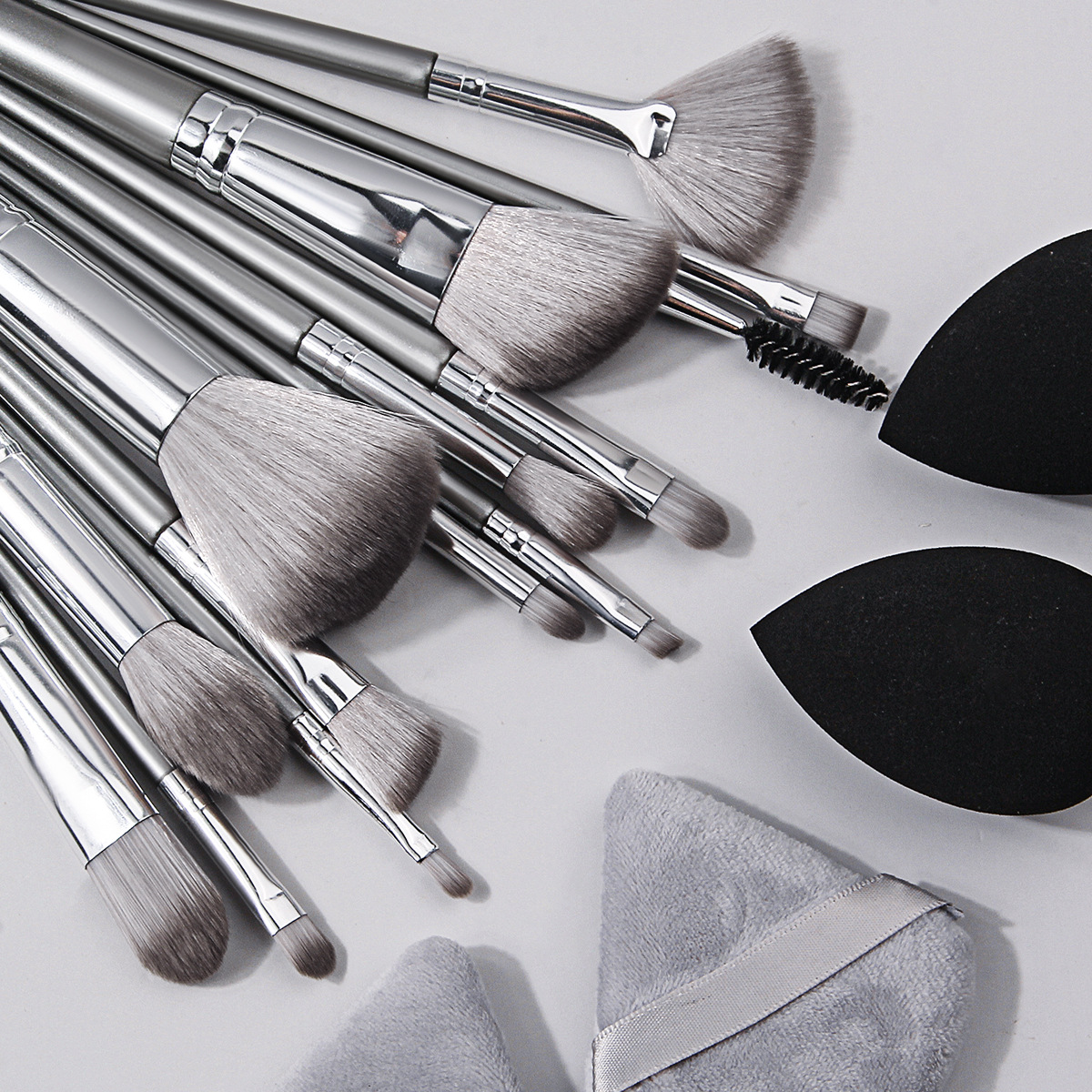 Xinhao Moon Silver Makeup Brush Set, beauty tools for beginners, loose powder, eyeshadow, foundation brush, factory stock wholesale Specification drawing