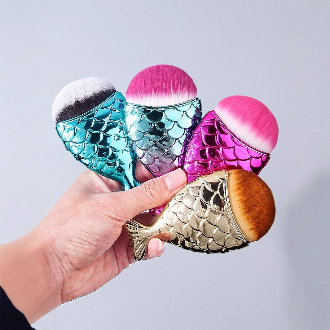 Single mermaid foundation brush, makeup brush, nail brush, and Big Fish beauty tools are available for direct sale from the manufacturer on the same day Application Scenario