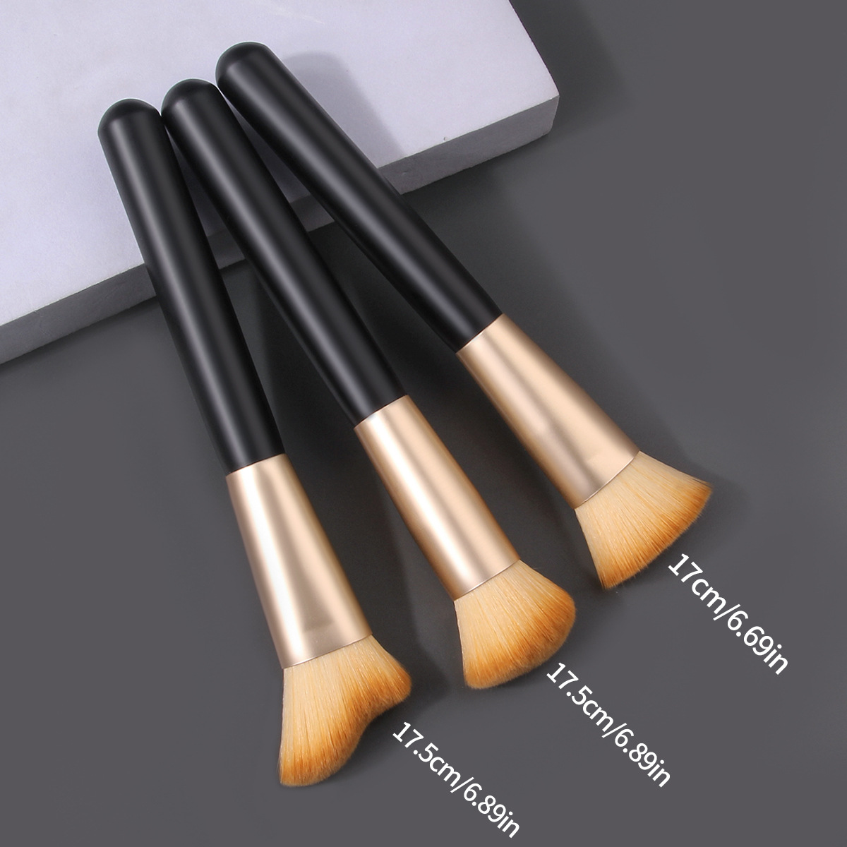 Special offer: 3 foundation brushes, soft bristles, handcrafted conture brushes, blush brushes in stock, direct sales from the manufacturer of facial makeup tools Application Scenario