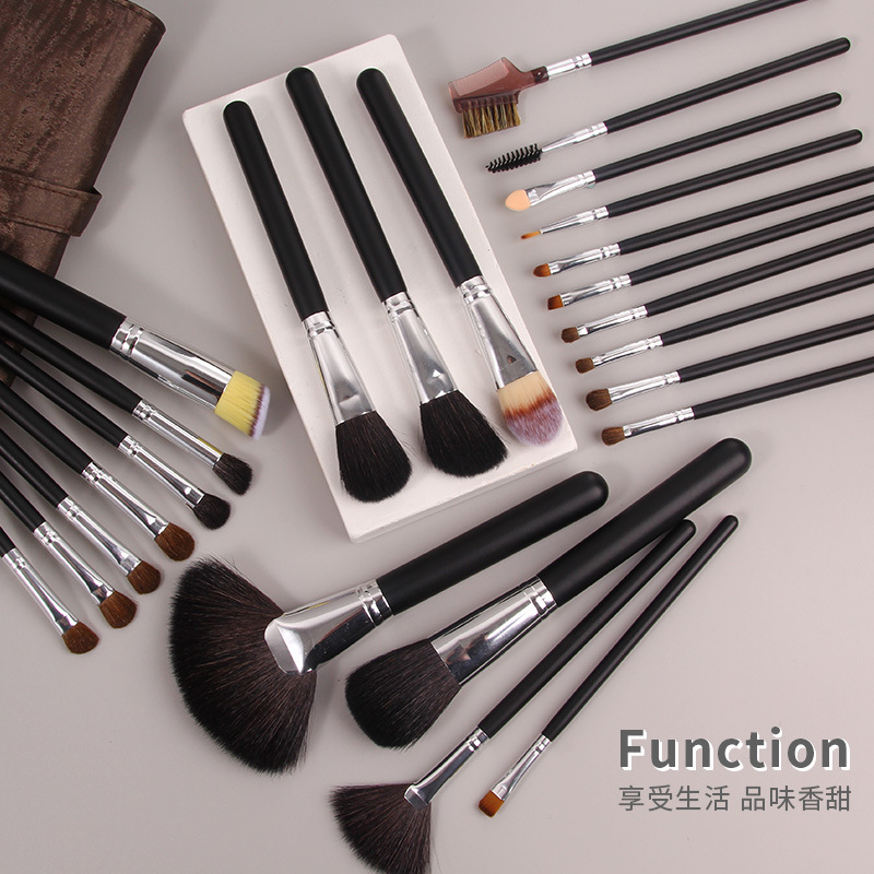 Wholesale of 24 animal hair makeup brushes, complete eyeshadow brushes, concealer brushes, makeup and beauty tools, wool bristles Application Scenario